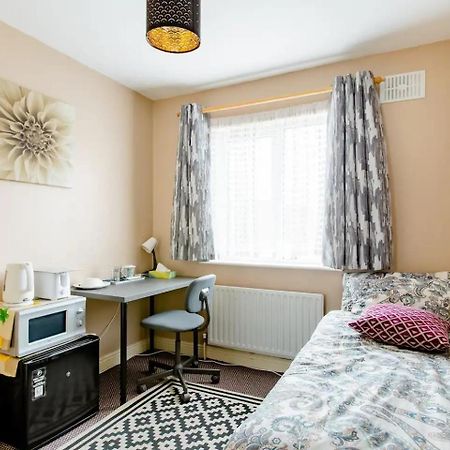 Cosy Single Private Room Near Dublin Airport سوردْسْ المظهر الخارجي الصورة